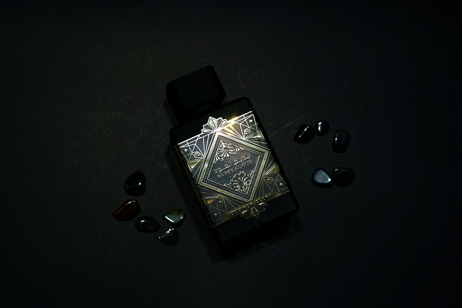 As Diferenças Fascinantes Entre Perfumes Ocidentais e Orientais